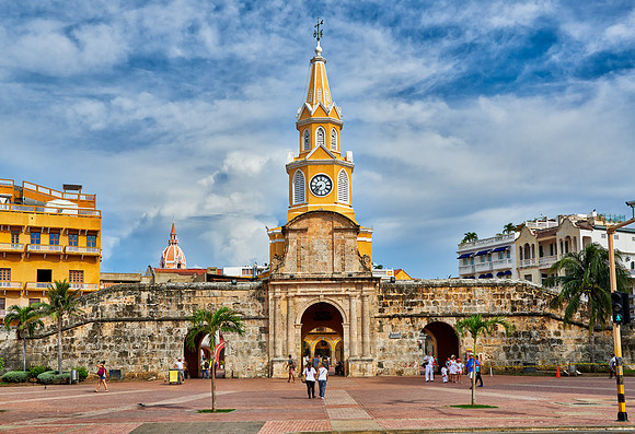 Torre del Reloj and Plaza de la Paz
