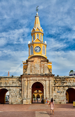 Torre del Reloj and Plaza de la Paz