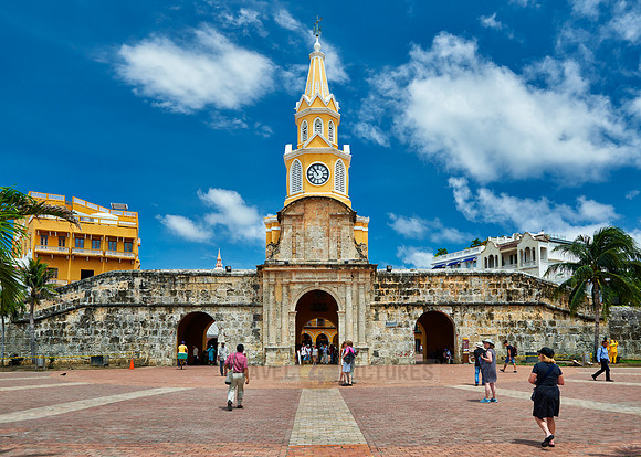 Torre del Reloj and Plaza de la Paz