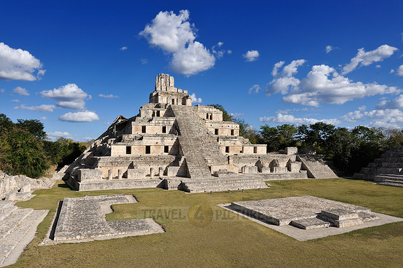 pyramids of Mayasite Edzna