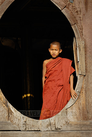 young monks at Shwe-Yaungwe Buddhist Monastery