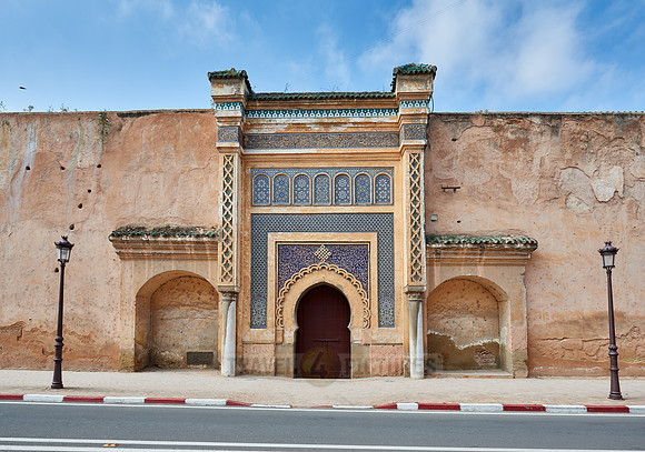 outside wall and gate of kings palace