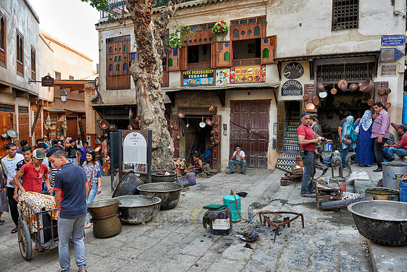 Metal craftsmen at Place Seffarine