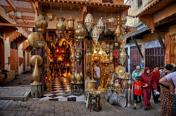 Metal craftsmen at Place Seffarine