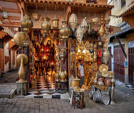 Metal craftsmen at Place Seffarine