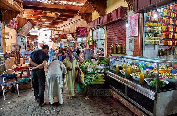 shops in medina of Fez