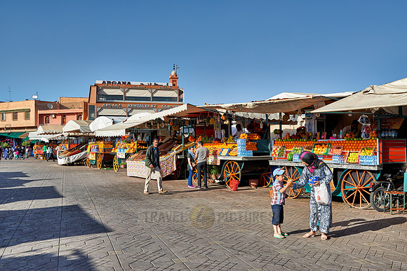 juice stalls on Jemaa el-Fnaa