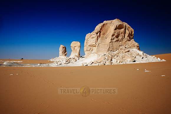 white desert at el Agabat