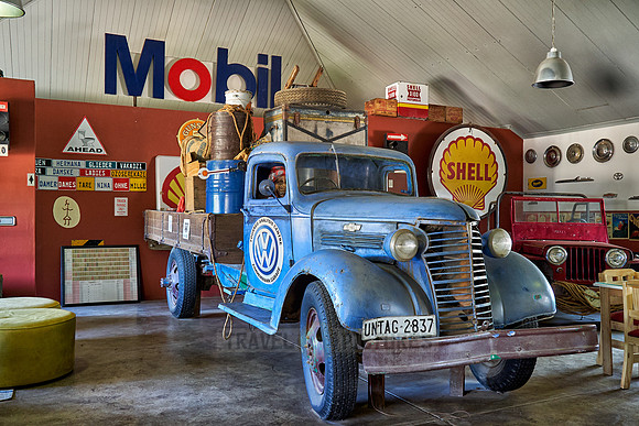 rusty classic car as decoration in Canyon Road House