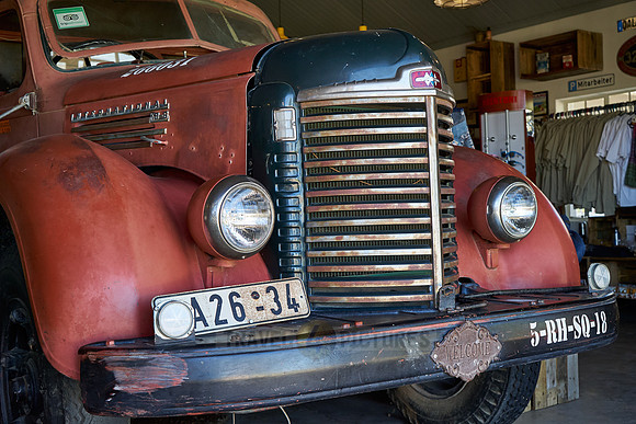 rusty classic car as decoration in Canyon Road House