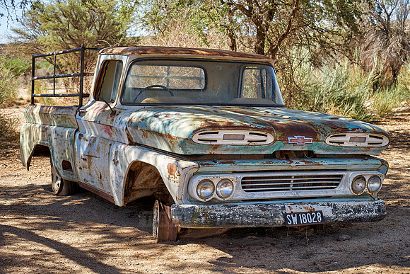 rusty classic car as decoration in Canyon Road House