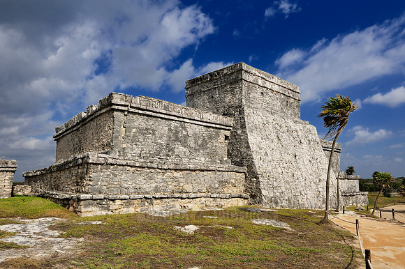 El Castillo