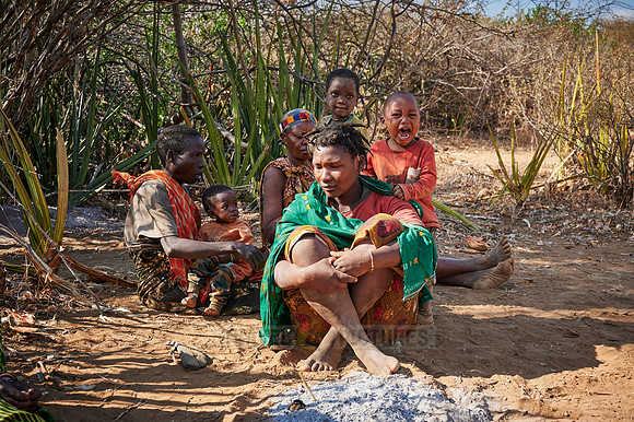 group of women of Hasabe tribe