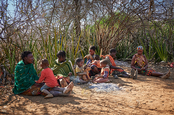 group of women of Hasabe tribe