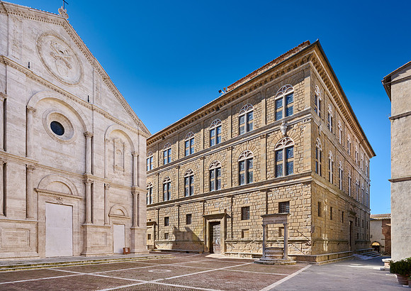 Piazza Pio II