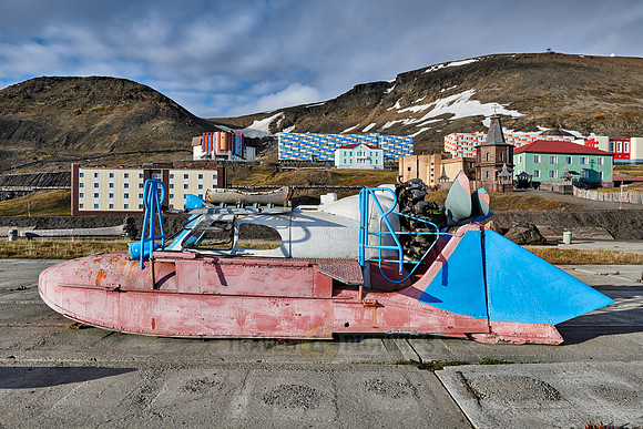 remains of strange flying boat in Barentsburg