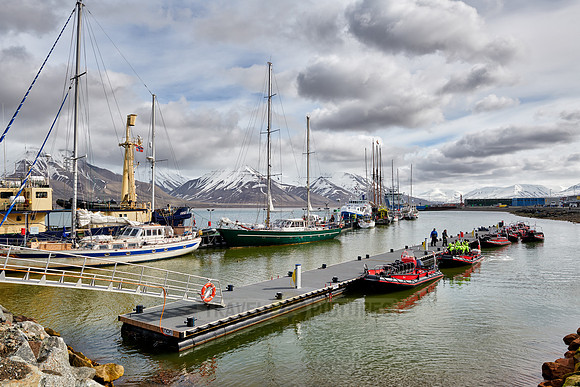 vessels in Longyearbyen harbour