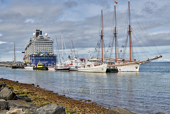 vessels in Longyearbyen harbour