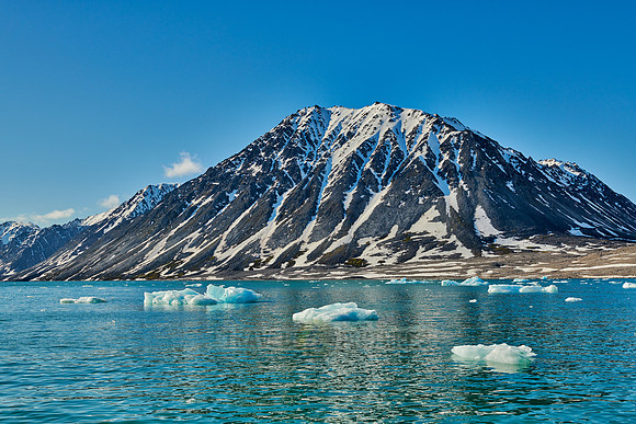 mountains with snow and ice of glacier Miethebreen