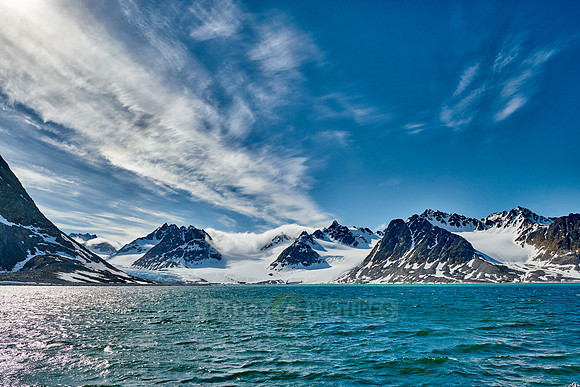 landscape of Magdalenefjorden