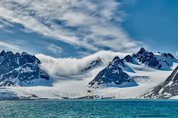 landscape of Magdalenefjorden