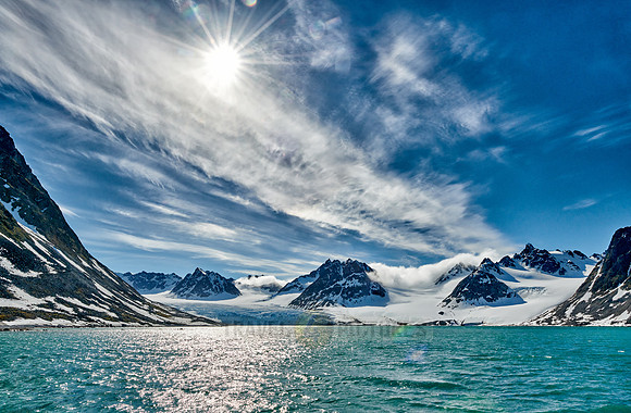landscape of Magdalenefjorden