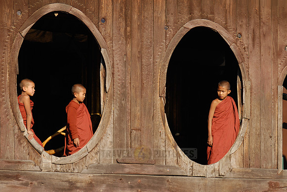young monks at Shwe-Yaungwe Buddhist Monastery