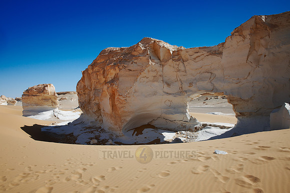 white desert at el Agabat