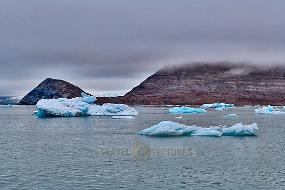 blue ice of Kronebreen or Crown glacier