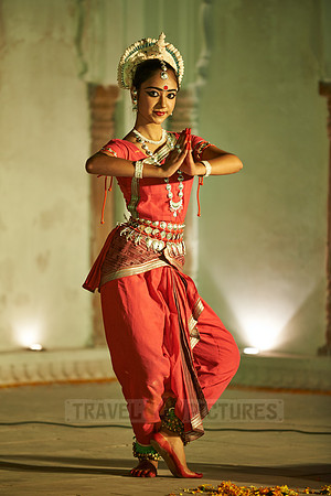 traditional indian dance during Pushkar Mela