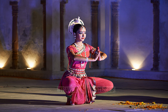 traditional indian dance during Pushkar Mela