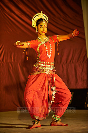 traditional indian dance during Pushkar Mela