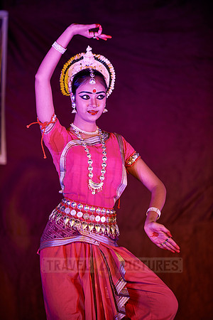 traditional indian dance during Pushkar Mela