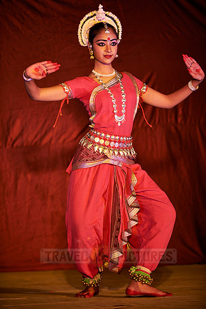 traditional indian dance during Pushkar Mela