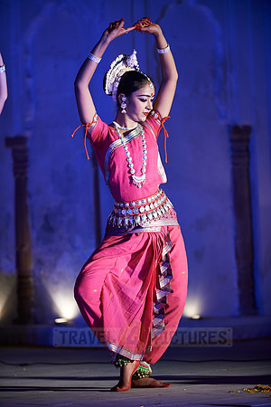 traditional indian dance during Pushkar Mela