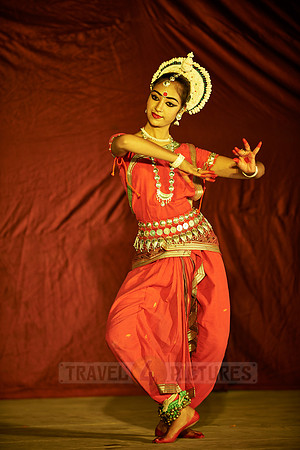 traditional indian dance during Pushkar Mela
