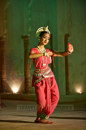 traditional indian dance during Pushkar Mela