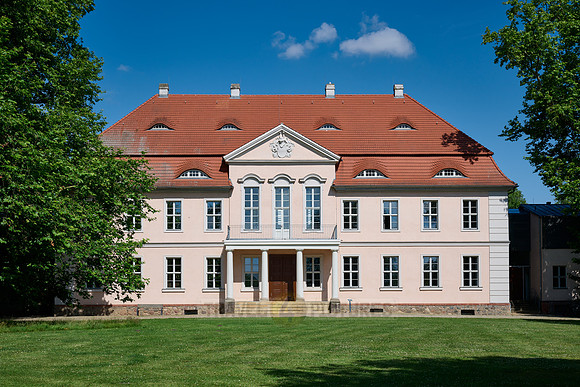 Castle Criewen in Lenne-Park, Unteres Odertal National Park
