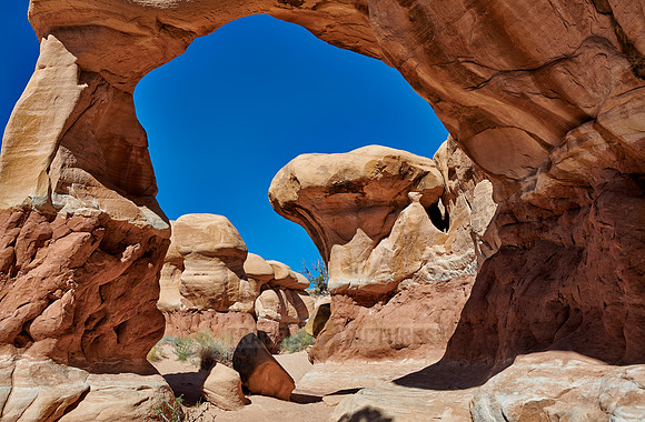 Metate Arch in Devils Garden
