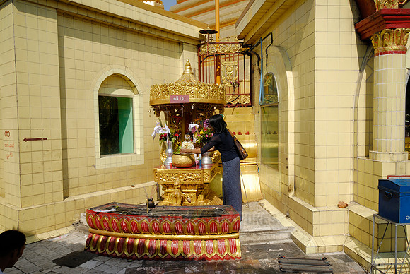 Sule Pagoda