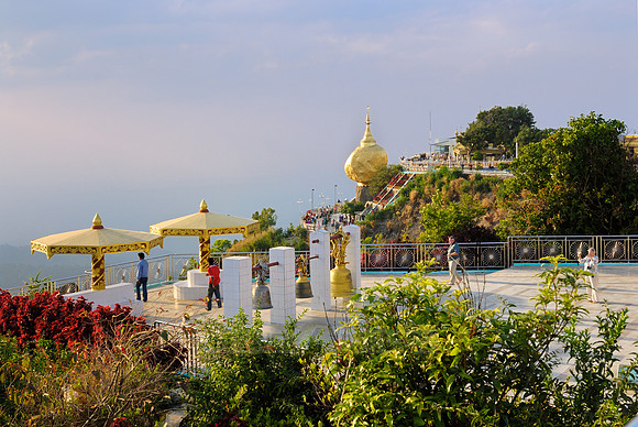 golden rock, Kyaikhtiyo Pagoda
