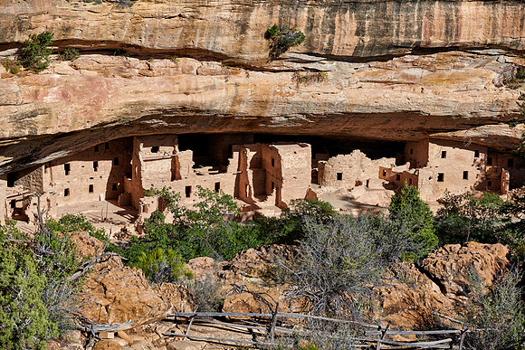 Spruce Tree House, Cliff dwellings in Mesa-Verde-National Park