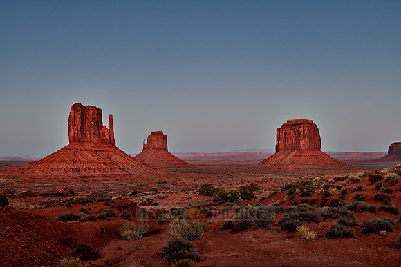 night over the Mittens, Monument Valley