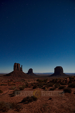 night over the Mittens, Monument Valley
