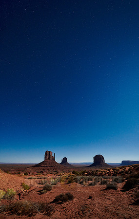 night over the Mittens, Monument Valley