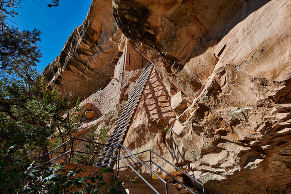 steep ladder to Balcony House, Cliff dwellings in Mesa-Verde-National Park