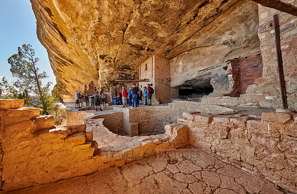 tourists in Balcony House, Cliff dwellings in Mesa-Verde-National Park