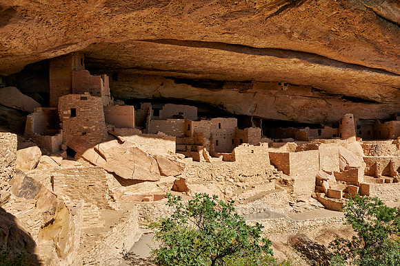 Cliff Palace, Cliff dwellings in Mesa-Verde-National Park