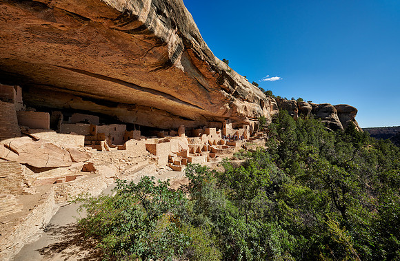 Cliff Palace, Cliff dwellings in Mesa-Verde-National Park