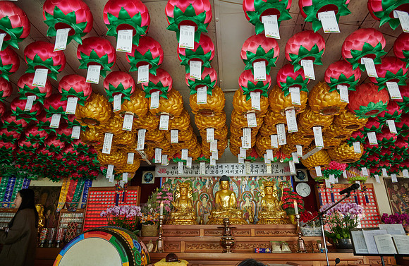 interior shot of Baekunsa Temple or "White Cloud Temple" on Yeonjondo Island